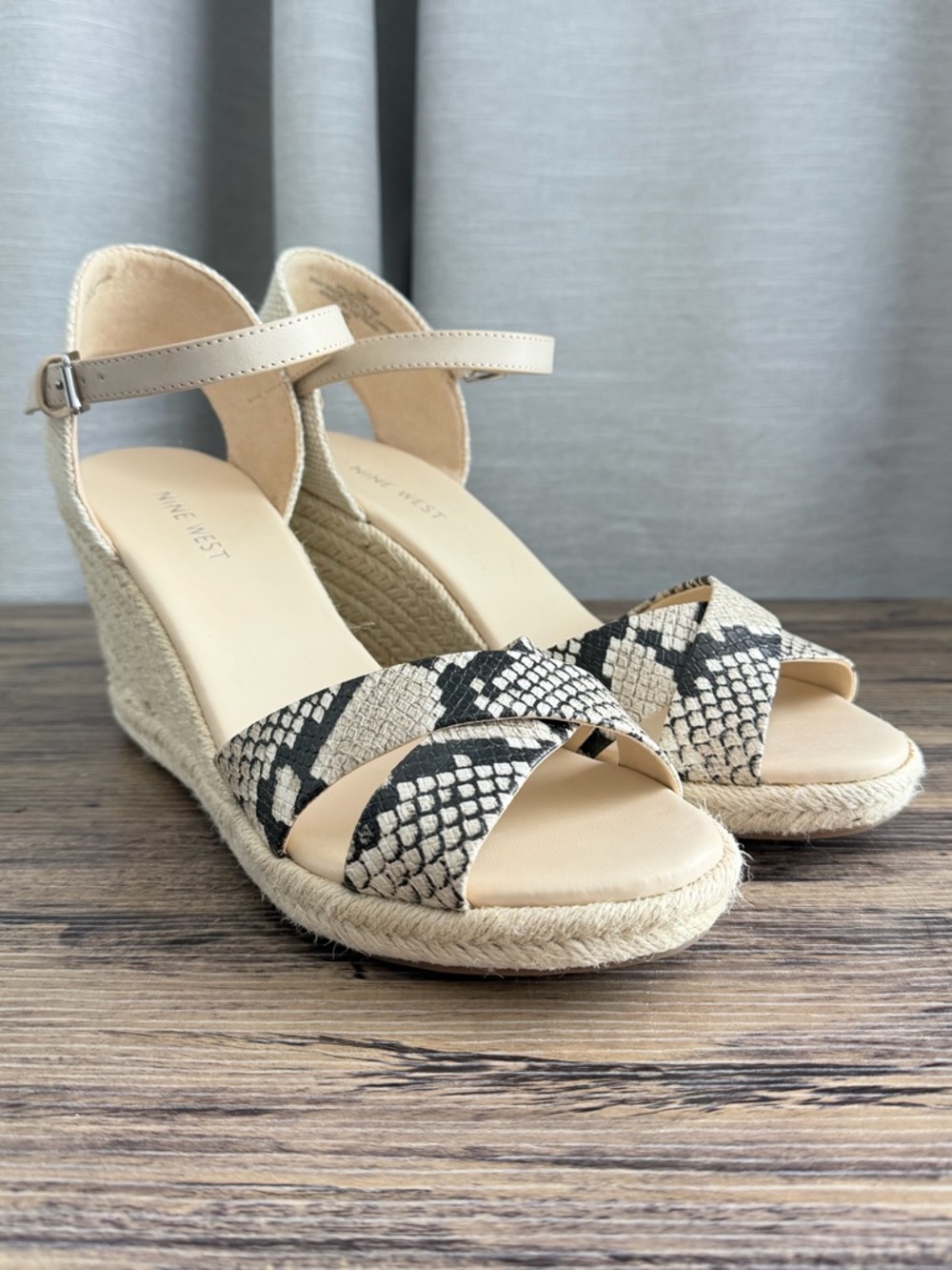 Nine West Joydyn Snake Print Espadrille Wedge Sandals Size 10M Neutral Beige